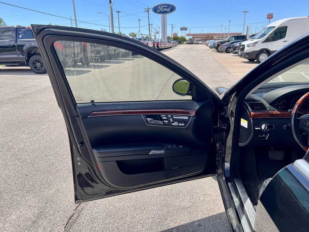 Used 2008 Mercedes-Benz S 550 4MATIC image 11