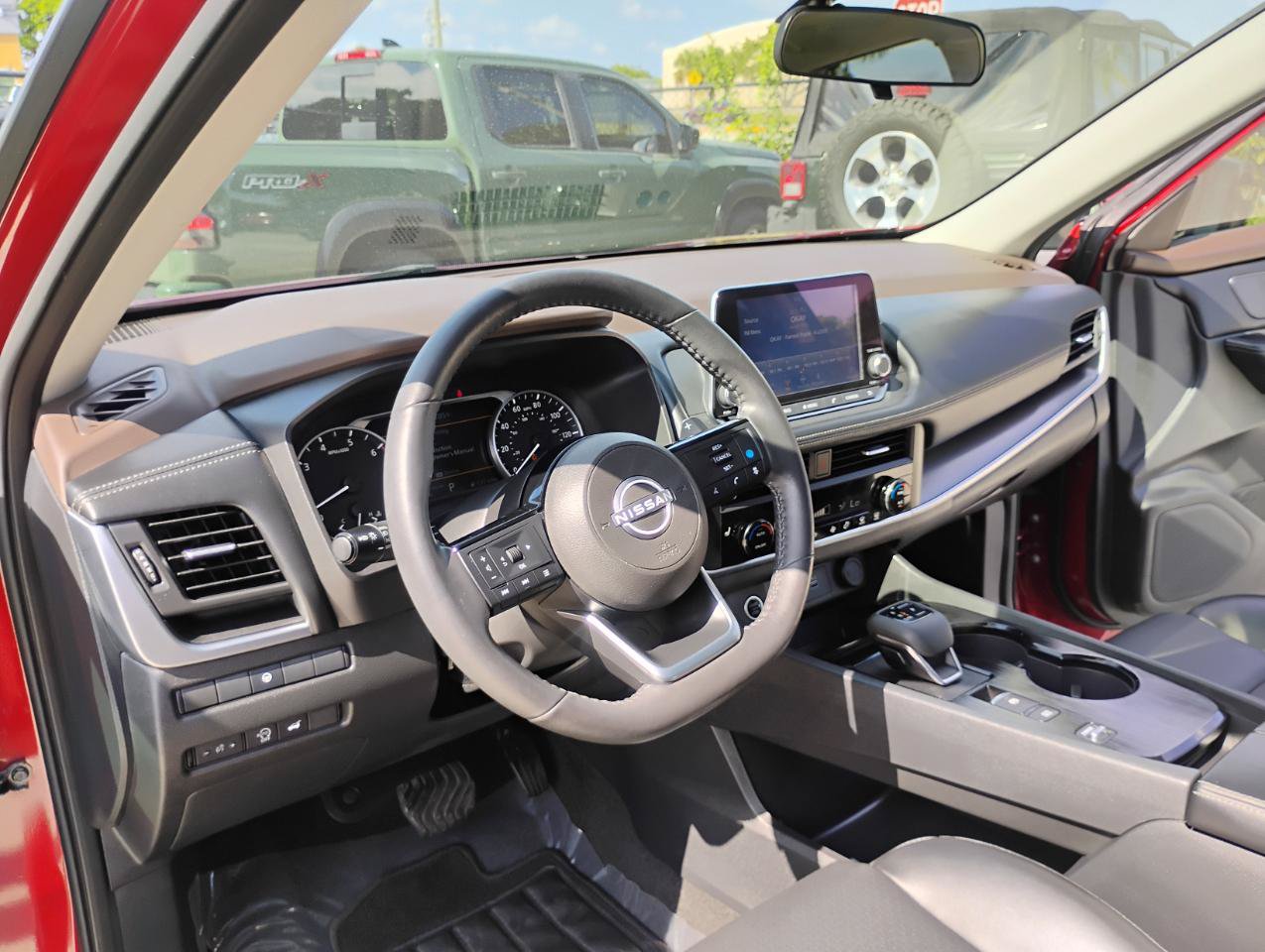 Used 2023 Nissan Rogue SV w/ SV Premium B Package FWD image 47