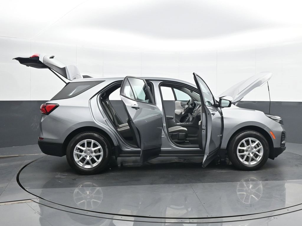 Used 2024 Chevrolet Equinox LS image 26