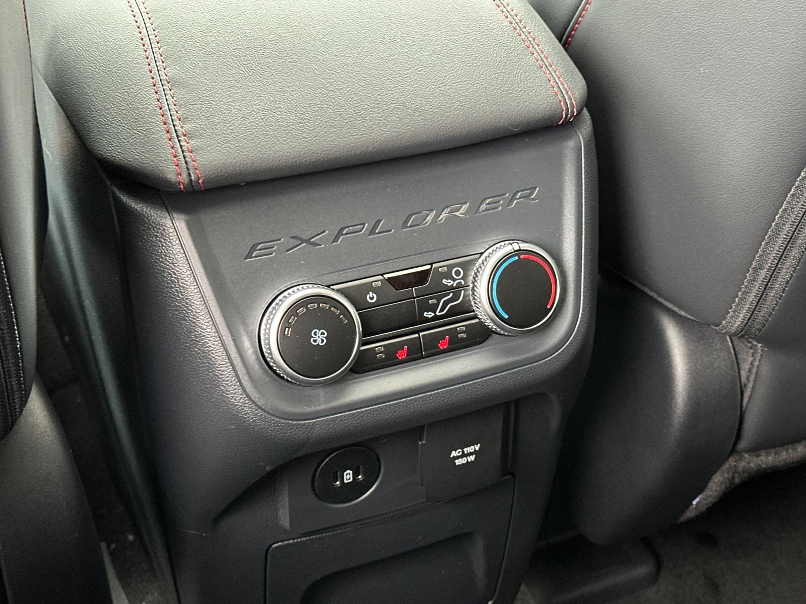 New 2025 Ford Explorer ST-Line w/ Premium Package RWD image 17