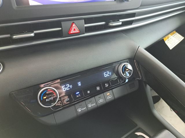 Used 2025 Hyundai Elantra Blue image 12