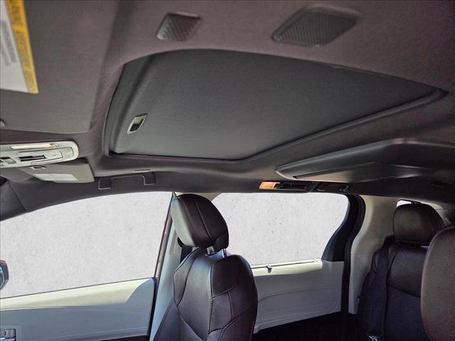 Certified 2023 Toyota Sienna Platinum FWD image 13