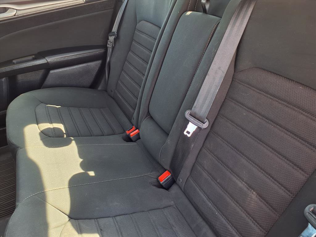 Used 2020 Ford Fusion SE image 6
