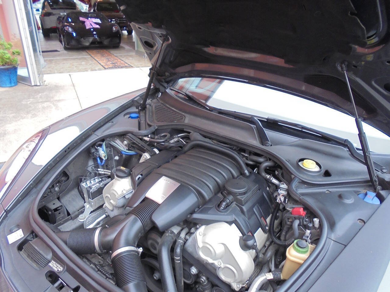 Used 2015 Porsche Panamera 4 AWD/4WD image 40