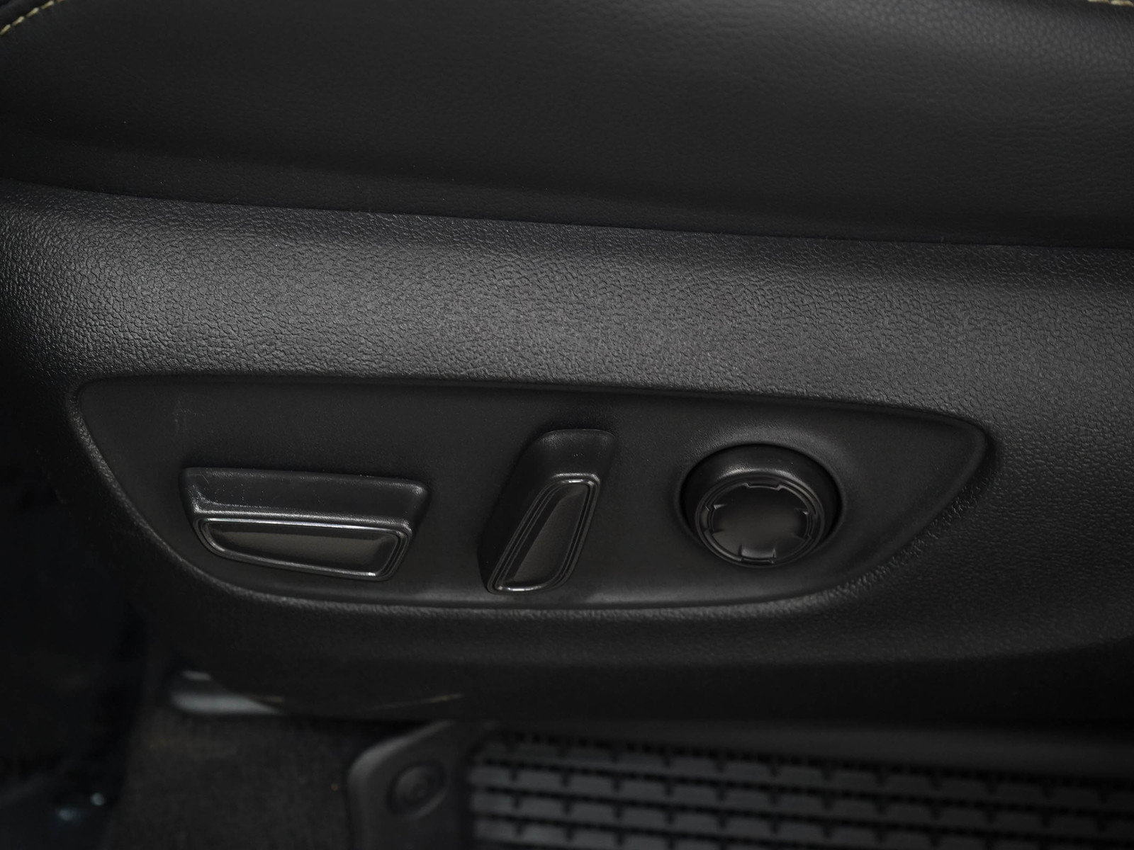 Used 2026 Toyota Sienna Platinum AWD/4WD image 27