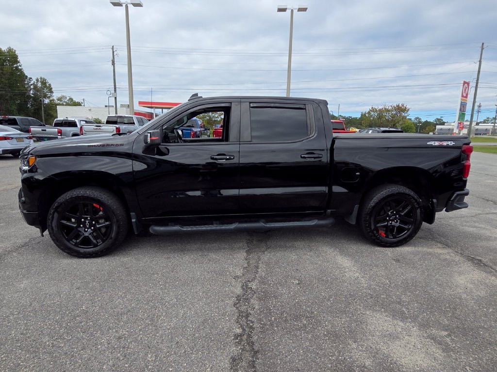 Used 2023 Chevrolet Silverado 1500 RST w/ Redline Edition AWD/4WD image 2