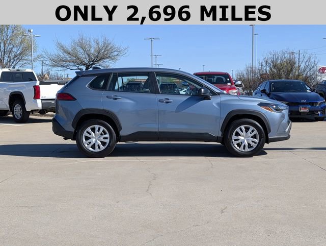 Used 2025 Toyota Corolla Cross L image 4