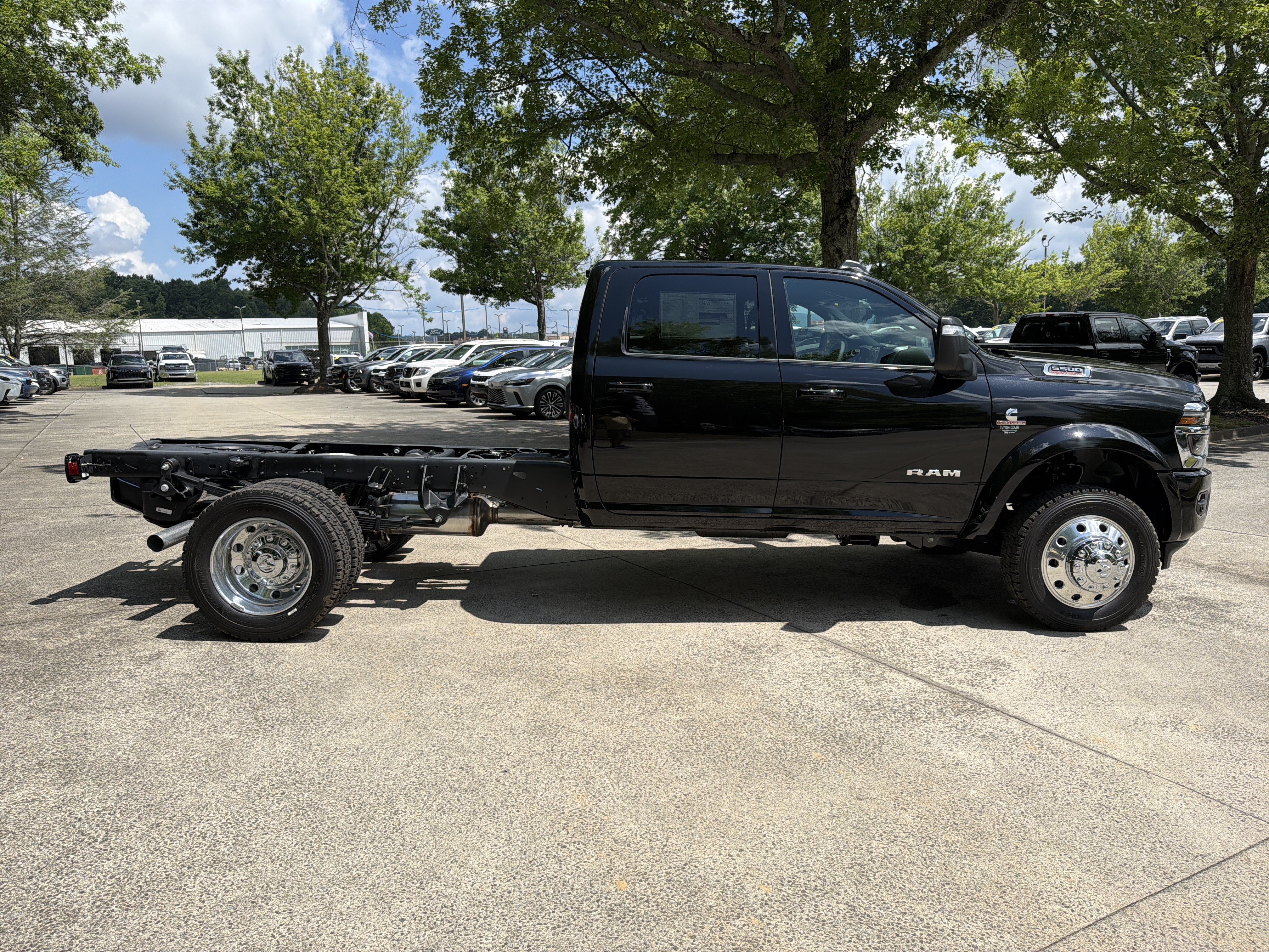 New 2026 RAM 5500 4x4 Crew Cab w/ Laramie Trim Package image 8