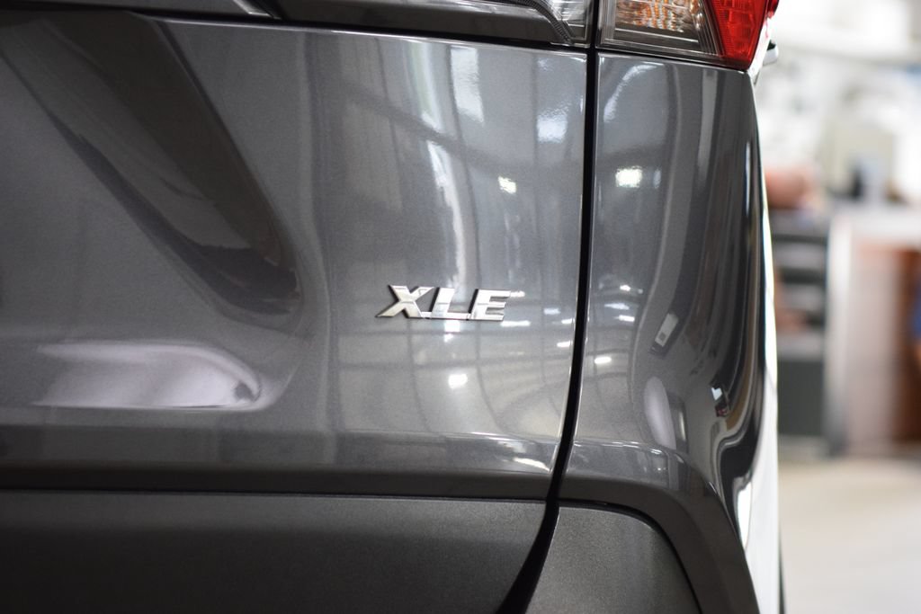 Used 2022 Toyota RAV4 XLE FWD image 21