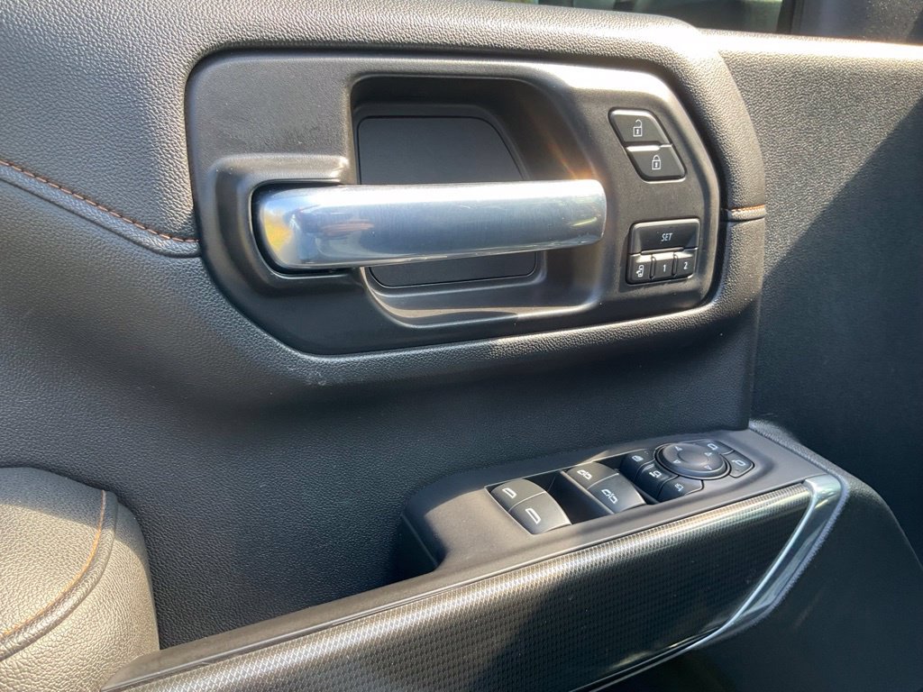 Used 2021 GMC Sierra 2500 AT4 w/ AT4 Premium Plus Package AWD/4WD image 16