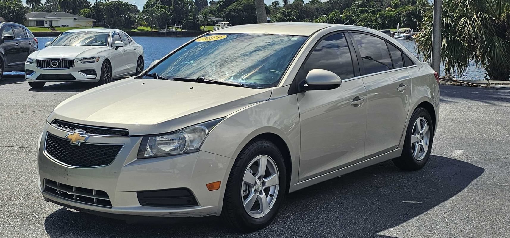 Used 2013 Chevrolet Cruze LT FWD image 1