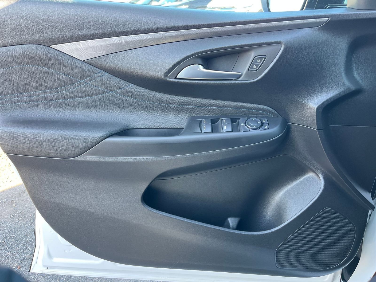 Used 2025 Buick Envista Sport Touring FWD image 18