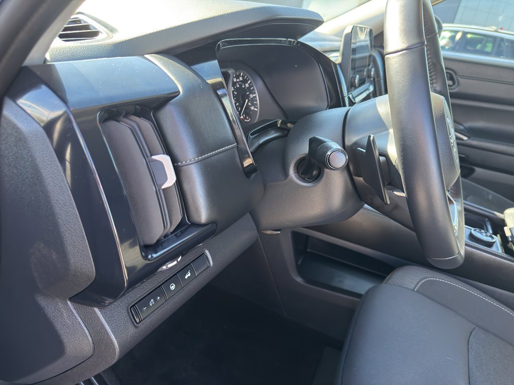 Certified 2025 Nissan Pathfinder SV image 24