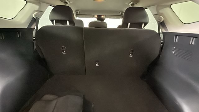 Used 2025 Kia Sportage LX AWD/4WD image 28