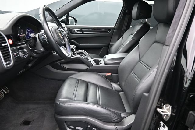 Used 2023 Porsche Cayenne GTS AWD/4WD image 12