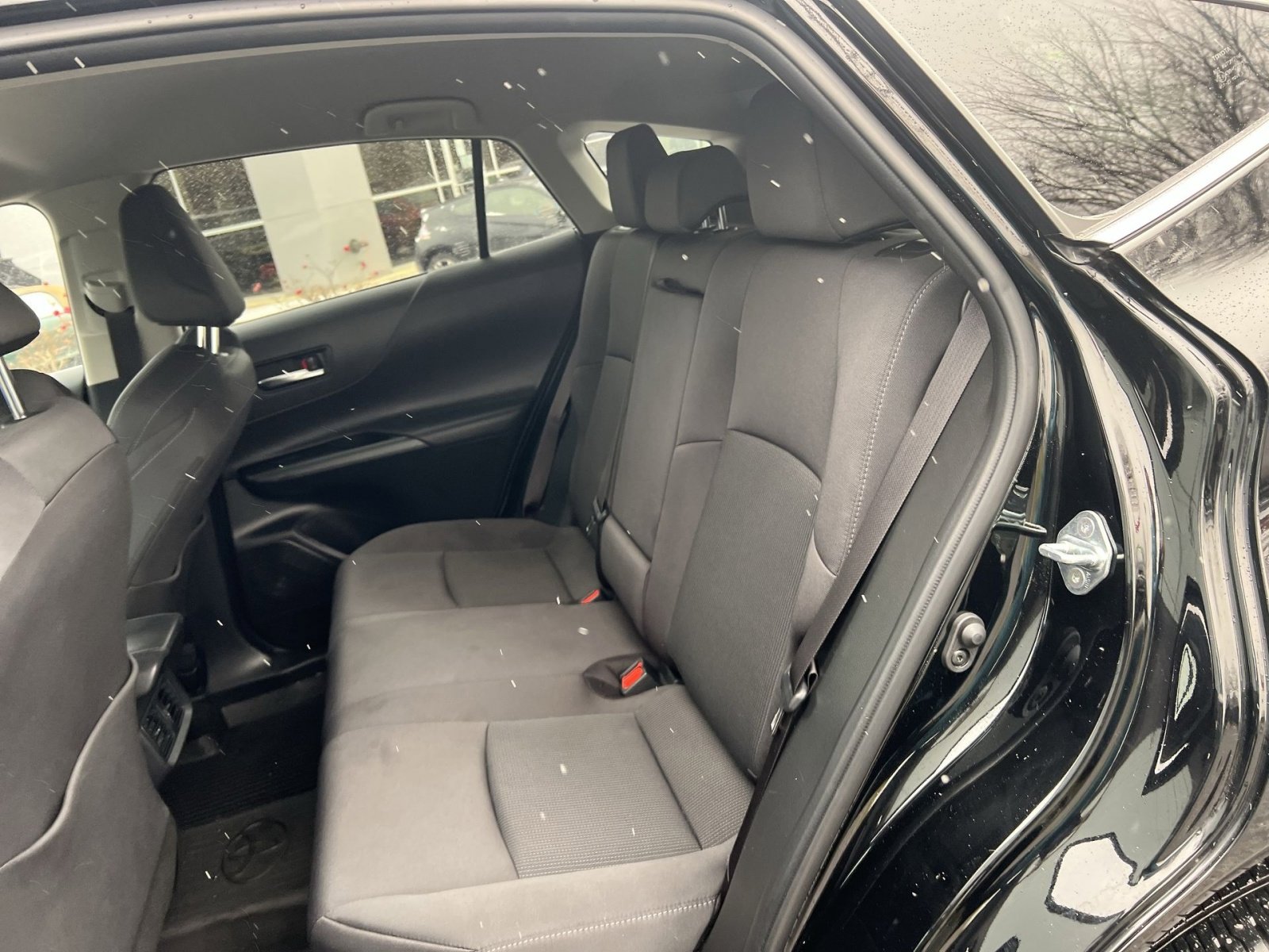 Used 2023 Toyota Venza LE image 23