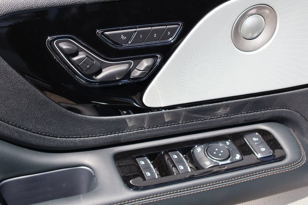 New 2026 Lincoln Aviator Reserve AWD/4WD image 18