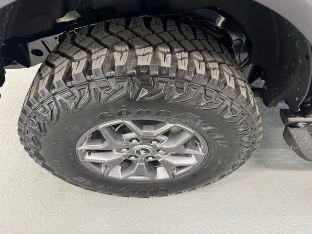 New 2025 Ford Bronco Badlands image 5