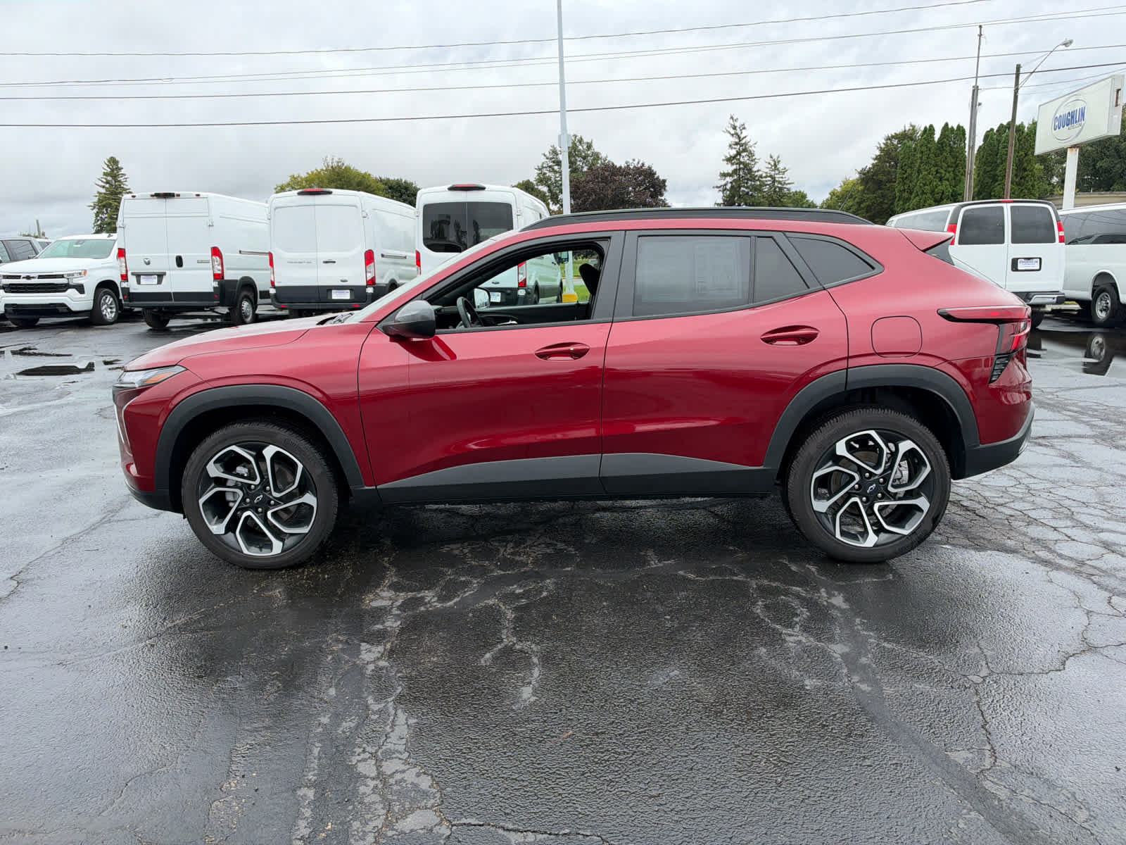 Certified 2025 Chevrolet Trax RS w/ Driver Confidence Package FWD image 2