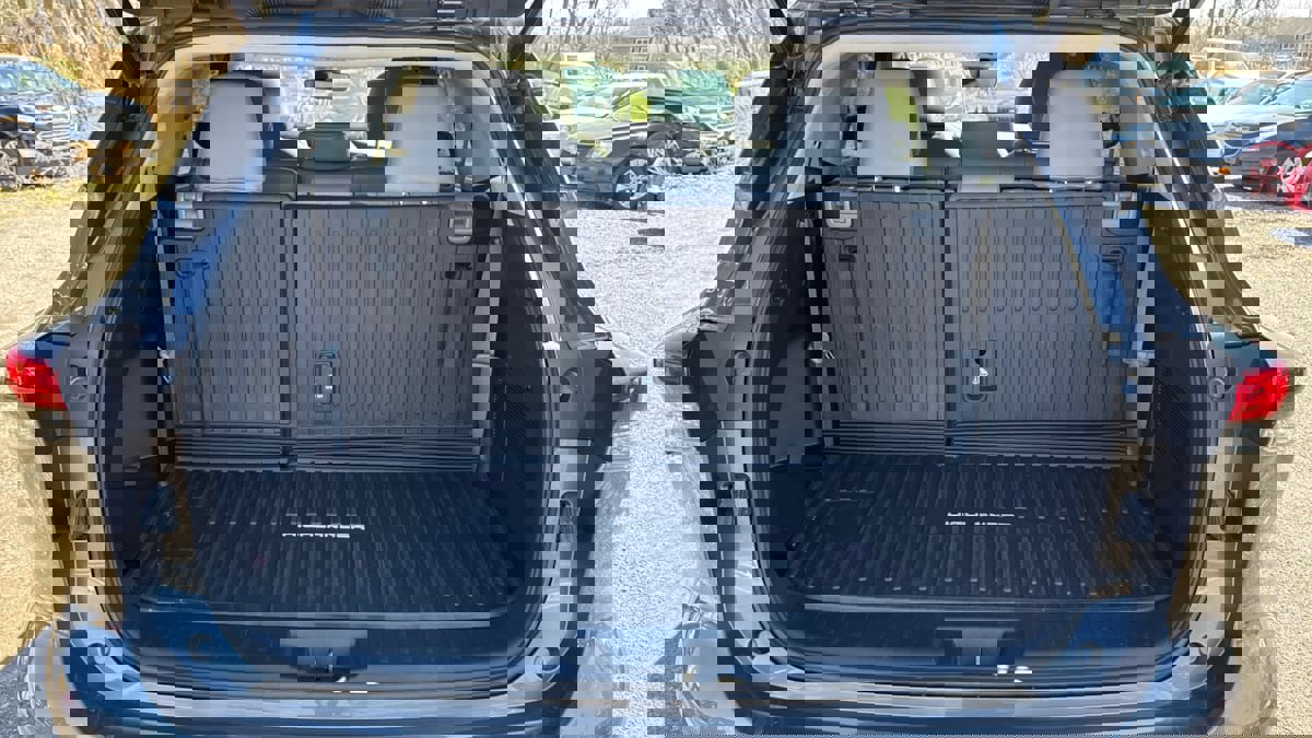 Used 2022 Toyota Highlander XLE image 12