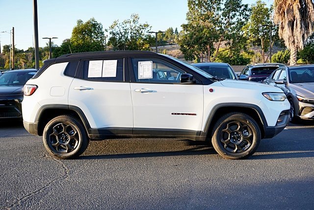 Used 2023 Jeep Compass Trailhawk image 7