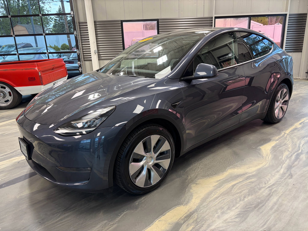 Used 2020 Tesla Model Y Long Range image 35