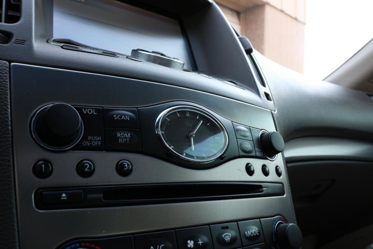 Used 2012 INFINITI G37 x w/ Premium Pkg image 31