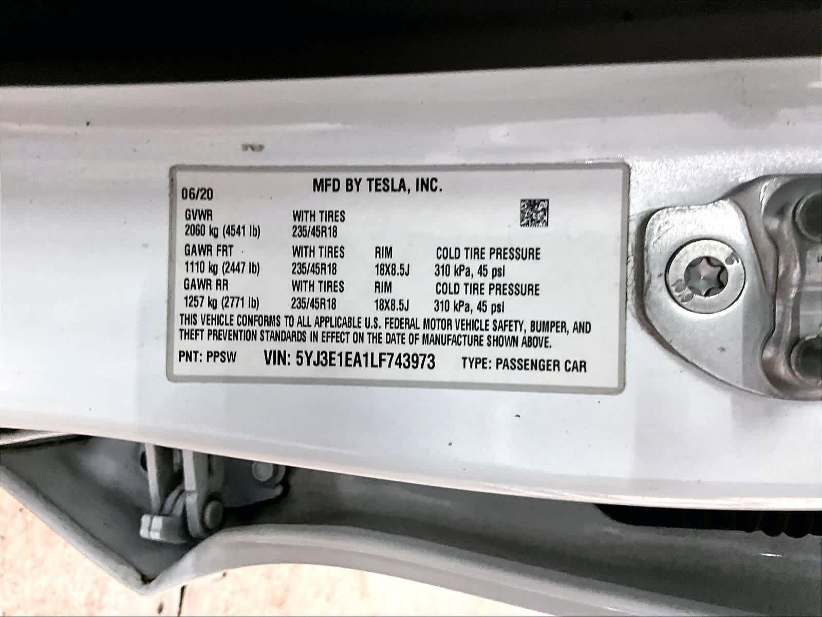 Used 2020 Tesla Model 3 Standard Range image 32