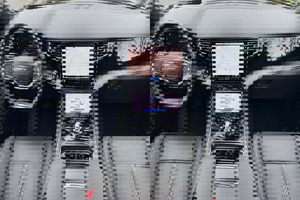 New 2026 Jeep Grand Wagoneer Summit w/ Premium Group III image 13