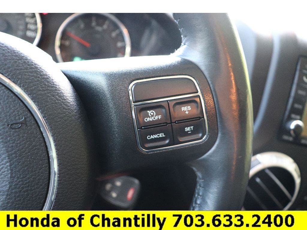 Used 2015 Jeep Wrangler Unlimited Sahara w/ Connectivity Group AWD/4WD image 13