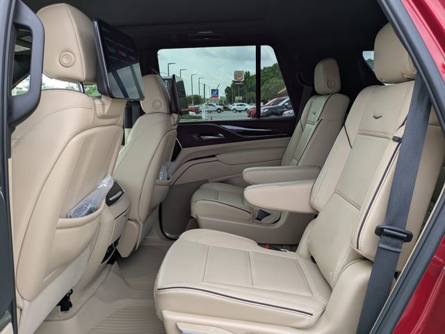 Used 2023 Cadillac Escalade Premium Luxury w/ Performance Package AWD/4WD image 14