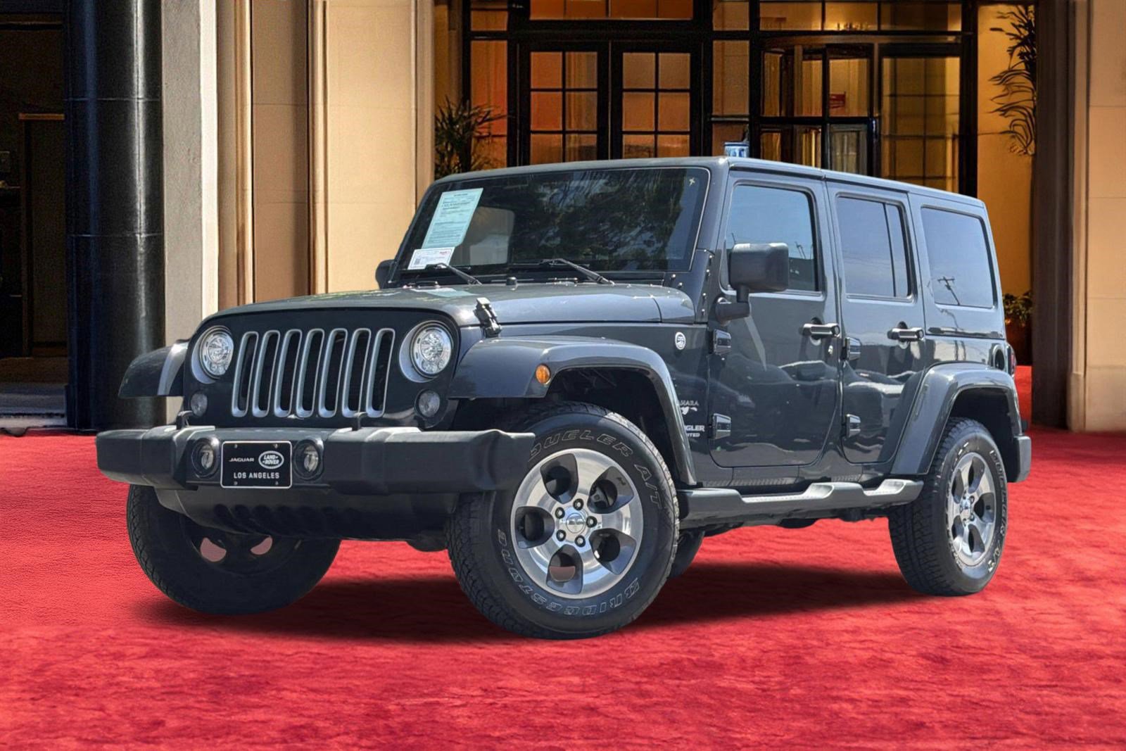 Used 2017 Jeep Wrangler Unlimited Sahara w/ Connectivity Group AWD/4WD image 20