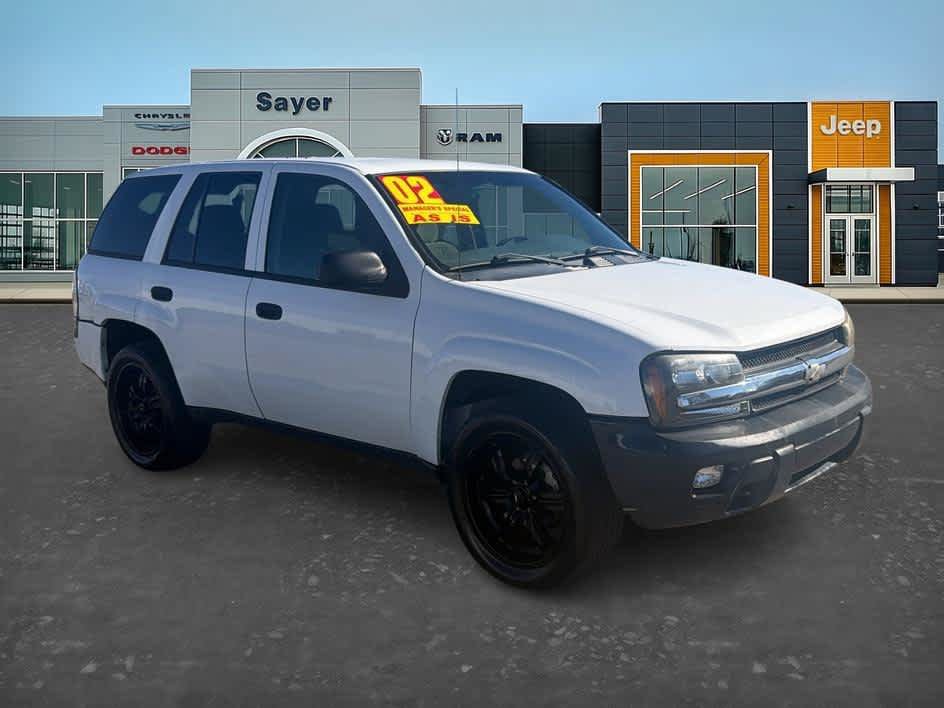 Used 2002 Chevrolet TrailBlazer LT AWD/4WD image 1