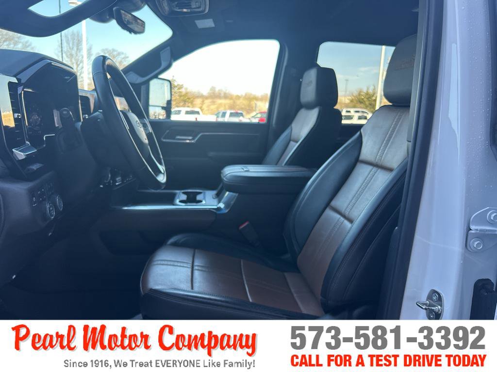 Used 2024 Chevrolet Silverado 2500 High Country w/ High Country Premium Package AWD/4WD image 11