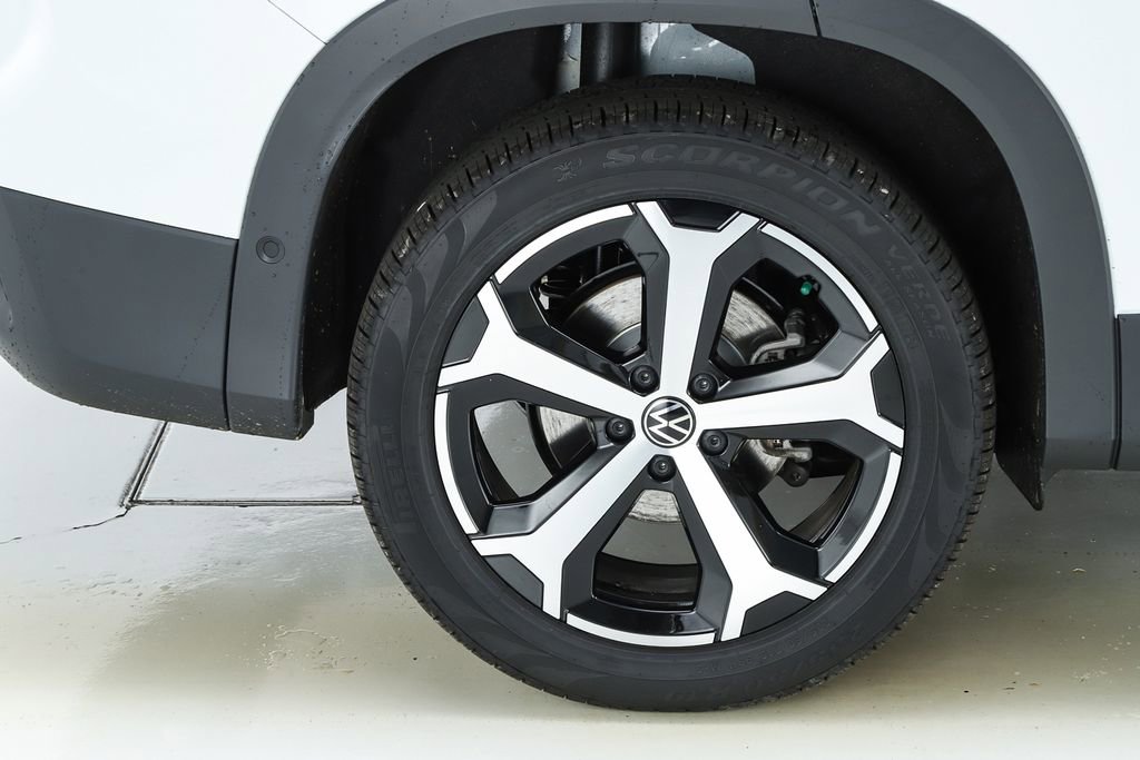 New 2026 Volkswagen Tiguan SE image 13