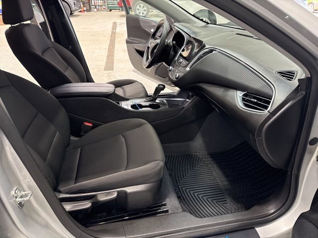Used 2019 Chevrolet Malibu LT w/ Driver Confidence Package II image 14