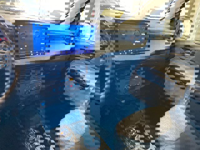 New 2025 Ford Maverick XLT image 19