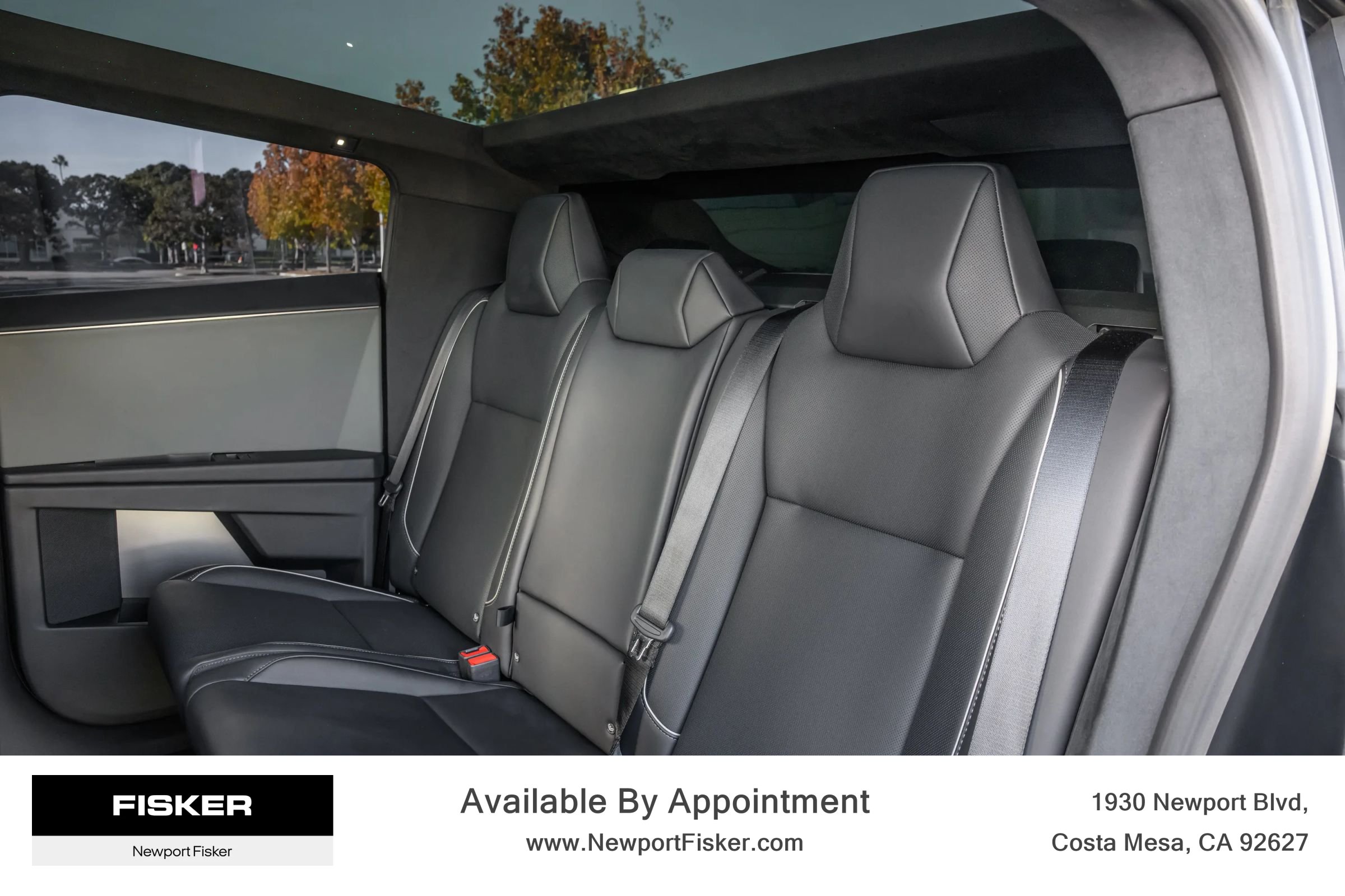 Used 2024 Tesla Cybertruck AWD Crew Cab image 19