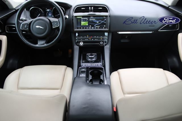 Used 2020 Jaguar F-PACE image 15