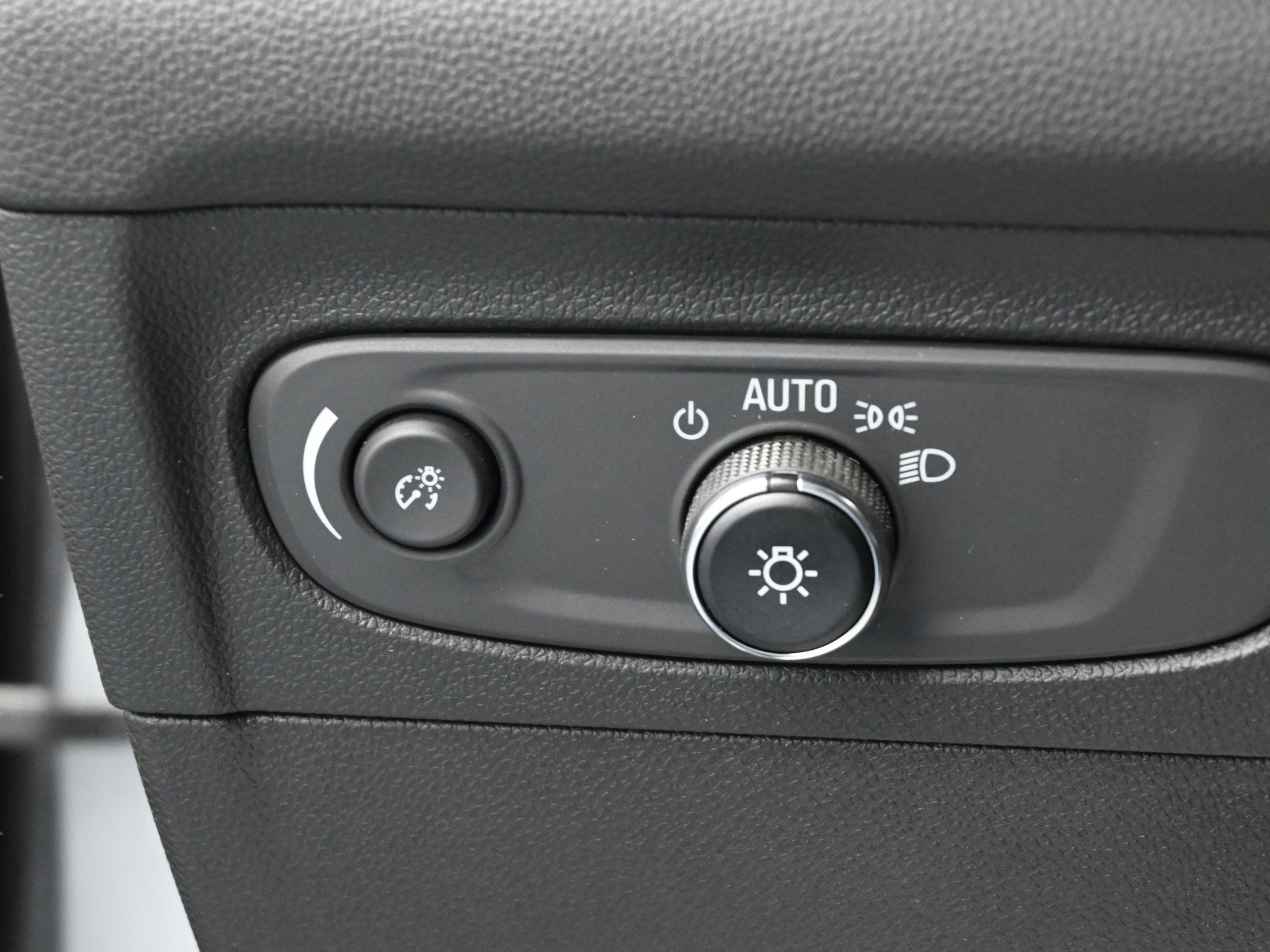Used 2023 Buick Envision Preferred AWD/4WD image 22