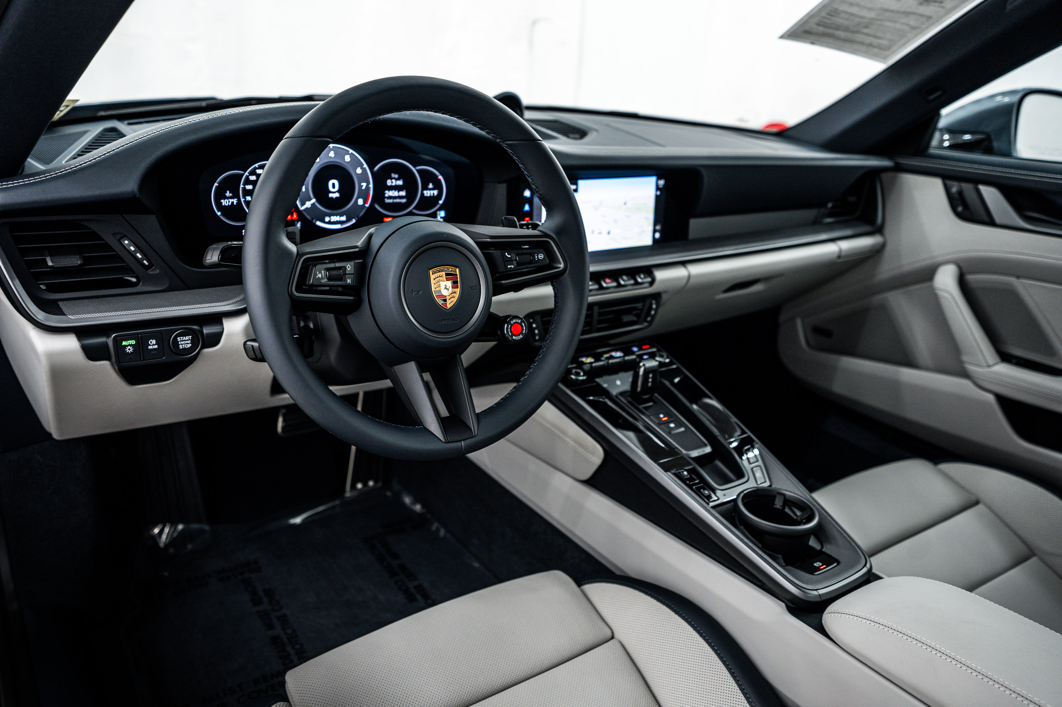 Certified 2025 Porsche 911 Carrera RWD image 4