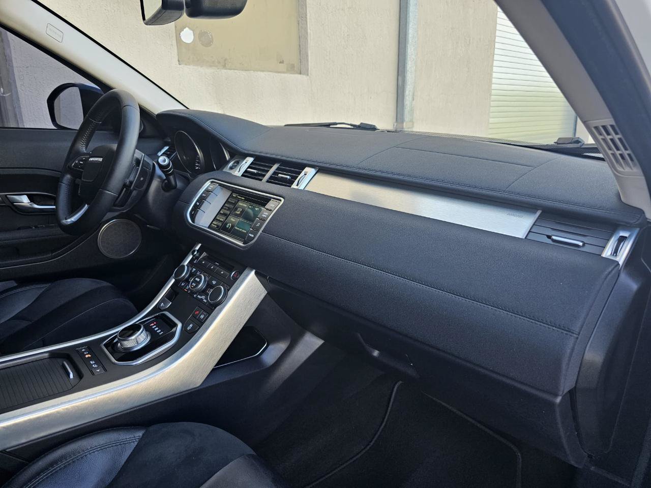 Used 2015 Land Rover Range Rover Evoque Pure AWD/4WD image 23