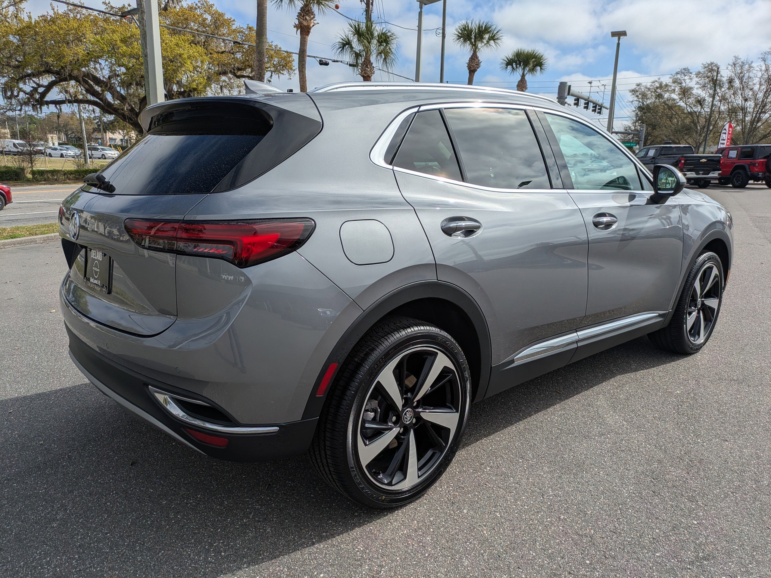 Used 2022 Buick Envision Essence w/ Technology Package I image 4