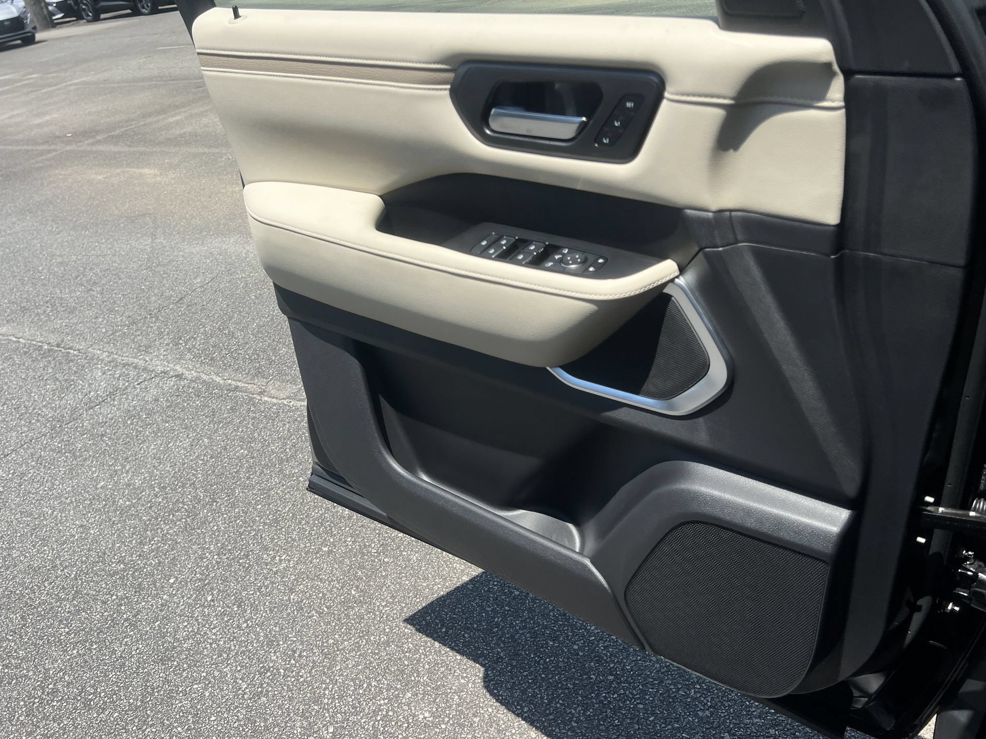 New 2026 Nissan Armada Platinum w/ Accent Package RWD image 16