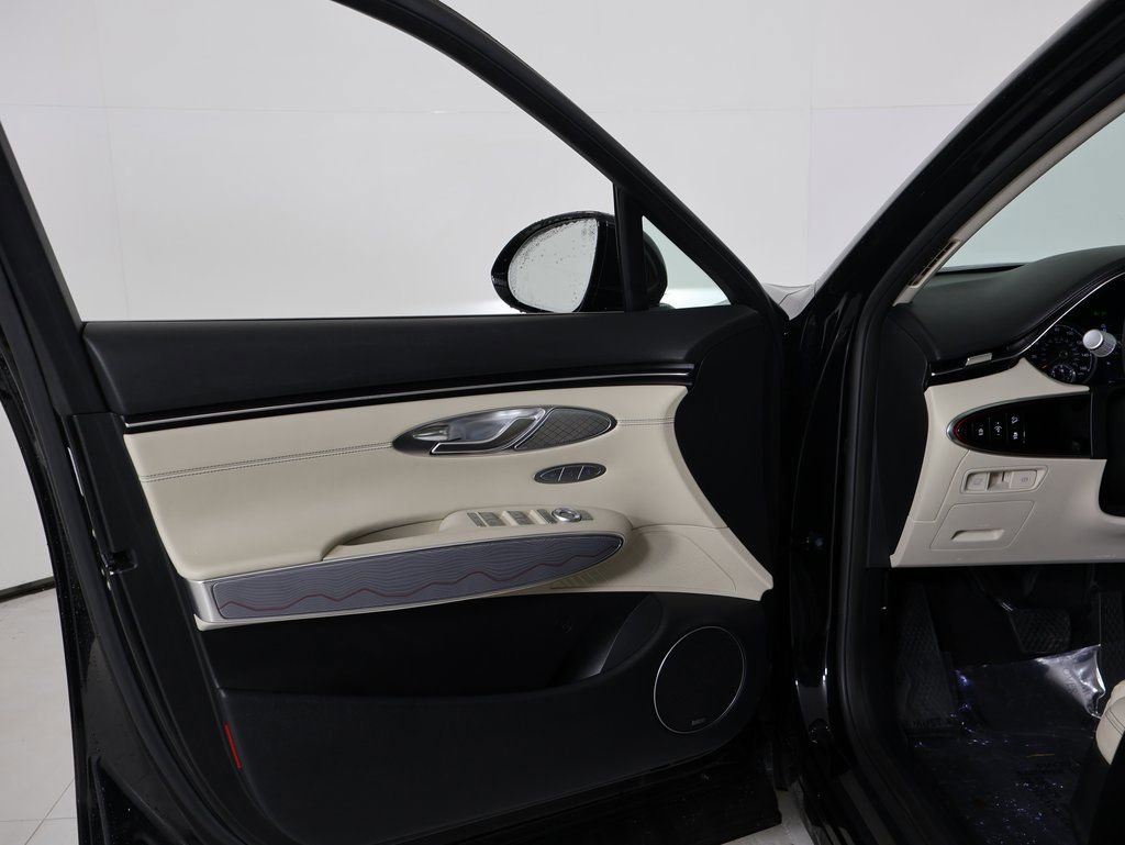 Used 2023 Genesis GV70 2.5T w/ Advanced Package image 21