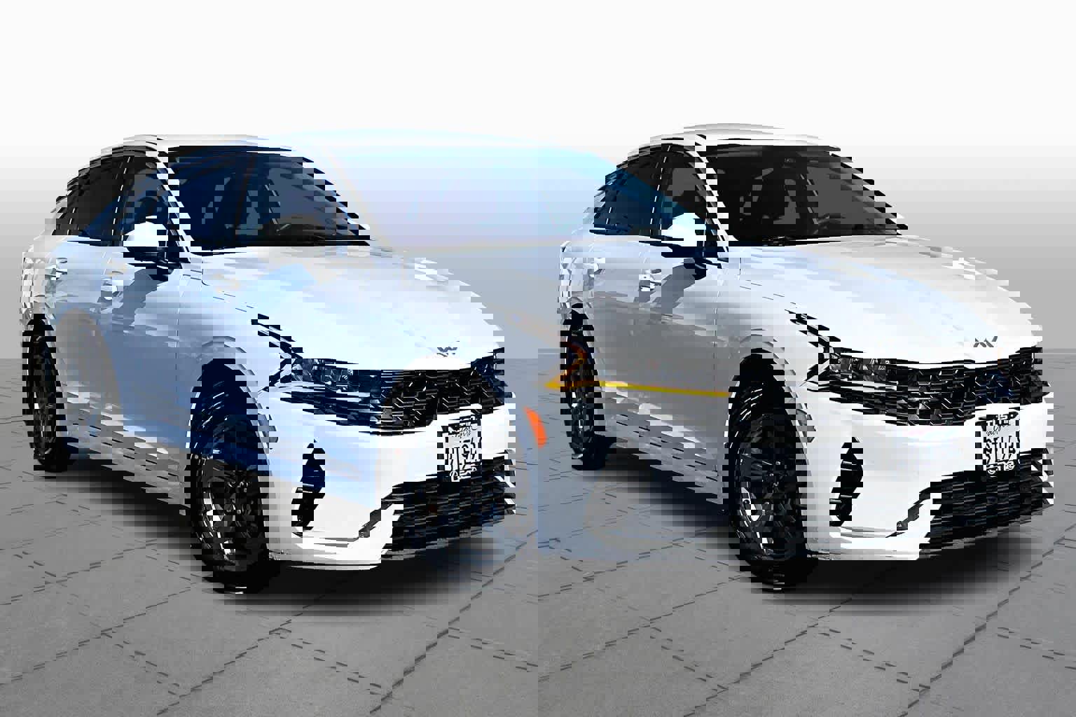 Used 2022 Kia K5 LX image 2