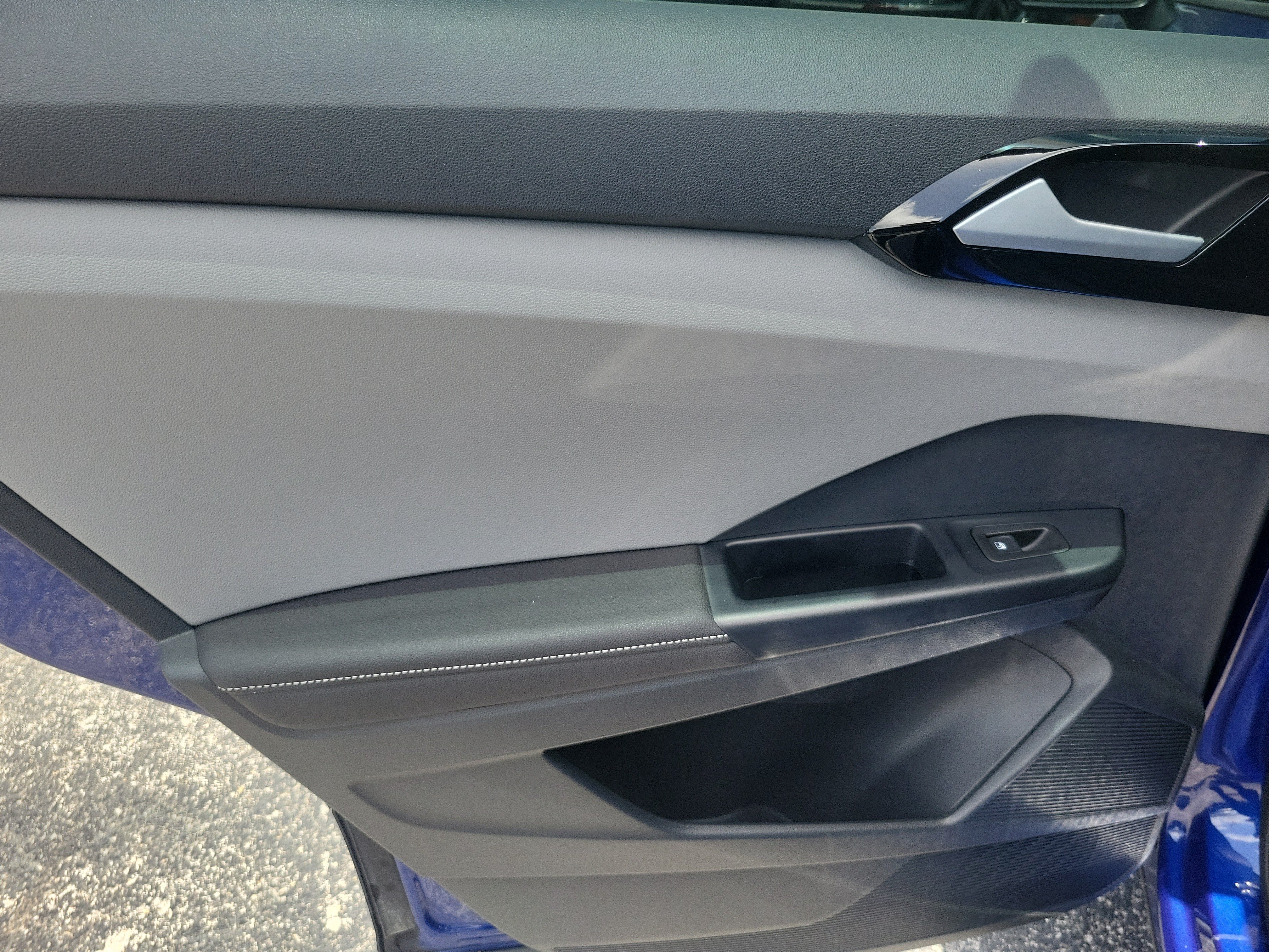 Certified 2024 Volkswagen Taos S FWD image 17