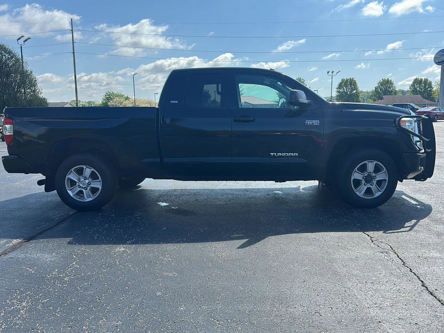 Used 2014 Toyota Tundra SR5 w/ SR5 Upgrade Package AWD/4WD image 4