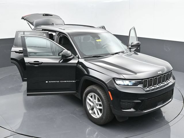 Used 2024 Jeep Grand Cherokee Laredo X AWD/4WD image 47