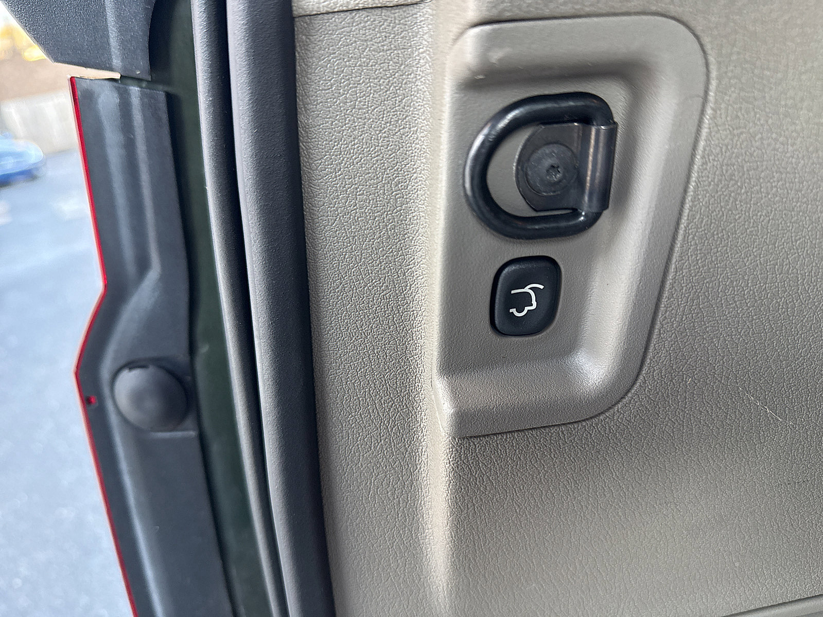 Used 2008 Jeep Commander Sport image 25